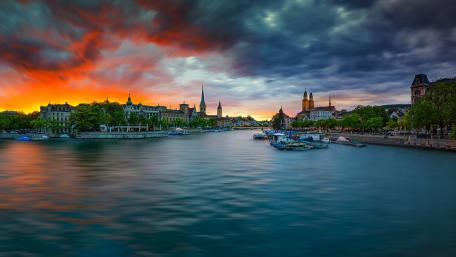 Vibrant Skyline at Dusk wallpaper