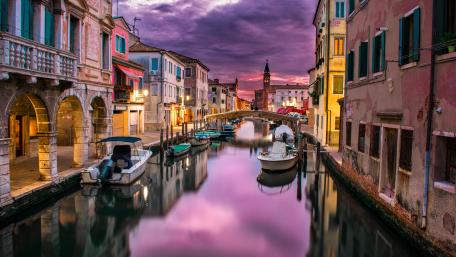 Purple clouds above Venice wallpaper