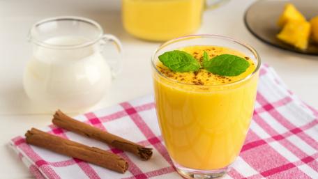 Refreshing Tropical Mango Smoothie Wallpaper wallpaper
