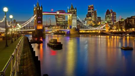 London's Tower Bridge Illuminated at Sunset wallpaper