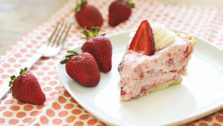 Delicious Strawberry Cream Pie Illustration wallpaper