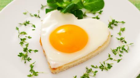 Heart-Shaped Breakfast Delight wallpaper