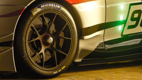 Sleek Racing Wheel Close-Up Design wallpaper