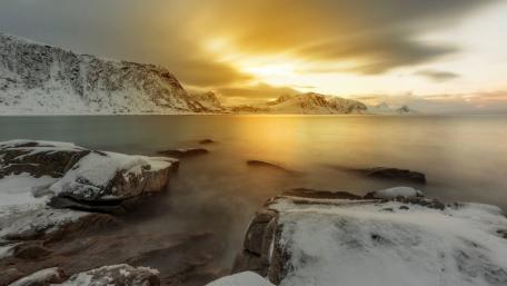 Serene Sunset Over Snowy Mountain Landscape wallpaper