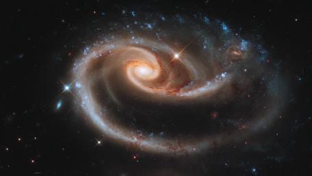 Majestic Spiral Galaxy in Cosmic Wonder wallpaper