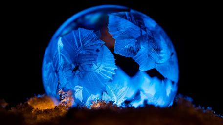 Frozen Sphere in Radiant Blue Glow wallpaper