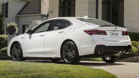 Sleek White Luxury Sedan Wallpaper wallpaper