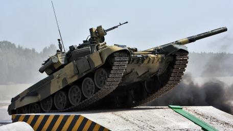 Epic Tank Display in Action wallpaper