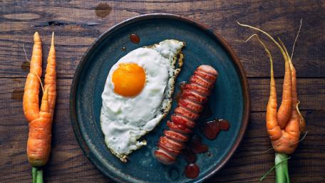 Delicious Breakfast Plate with Fresh Ingredients wallpaper