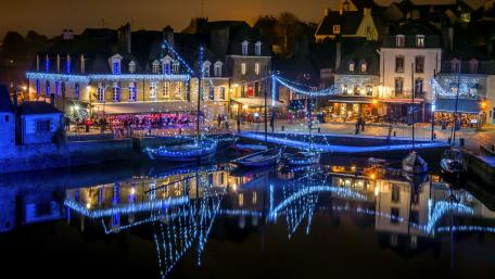 Enchanting Night by the Harbor wallpaper