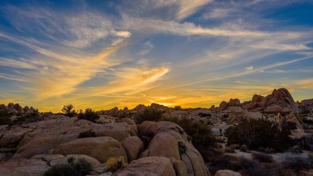 Breathtaking Sunset Over Desert Landscape wallpaper