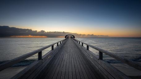 Serene Pier at Sunset wallpaper