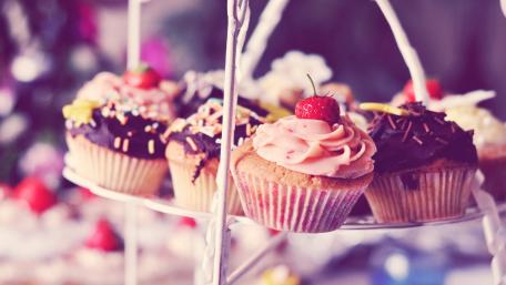 Deliciously Sweet Cupcake Delight wallpaper