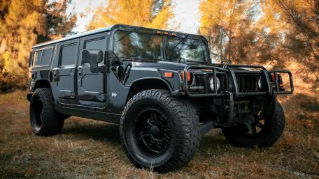 Bold Off-Road Hummer Ready for Adventure wallpaper