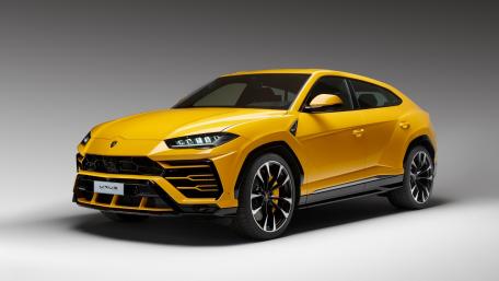 Dynamic Yellow Lamborghini Urus Wallpaper for Auto Enthusiasts wallpaper