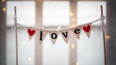 Charming Love Banner for Romantic Ambiance wallpaper