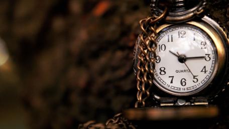 Timeless Elegance in Abstract Form wallpaper