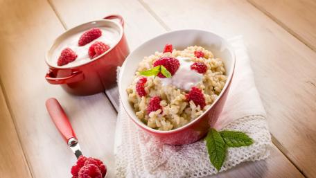 Delicious Raspberry Rice Pudding Delightful Dessert Experience wallpaper