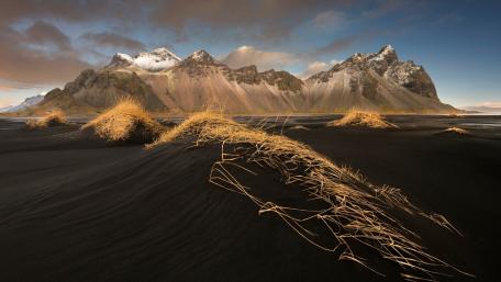 Vestrahorn Mountains - The Horny Mountains (Iceland) wallpaper