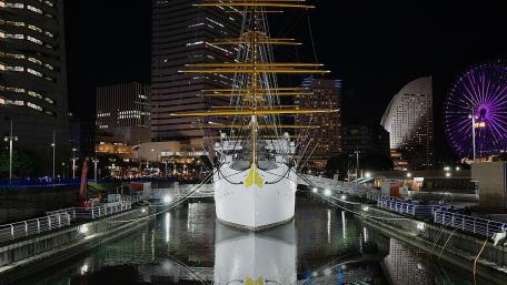 Nighttime Serenity in the City Harbour Scene wallpaper