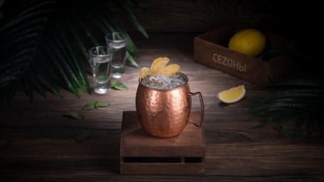 Refreshing Copper Mug Cocktail Delight wallpaper