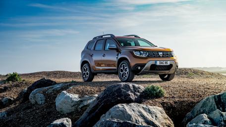 Sleek Adventure Awaits with This SUV Wallpaper wallpaper