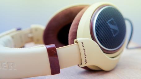 Classic Headphones in Stylish Design for Music Lovers wallpaper