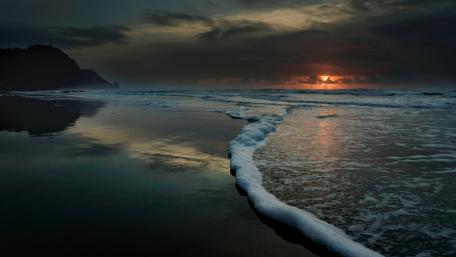 Tranquil Sunset by the Sea wallpaper