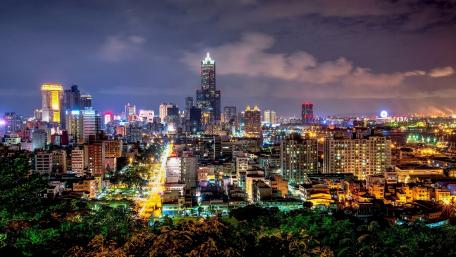 Vibrant City Lights at Night wallpaper