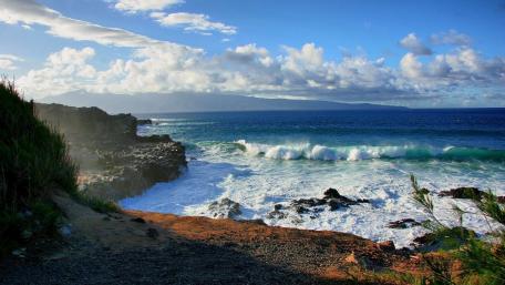 Serenity at the Coastal Edge wallpaper