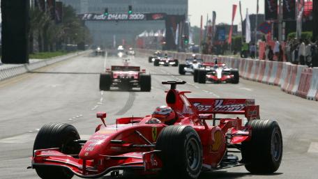 Thrilling Formula One Race in Abu Dhabi wallpaper