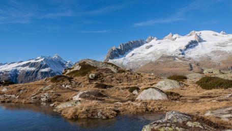 Serene Mountain Lake Landscape in 4K Quality wallpaper