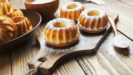 Delightful Mini Bundt Cakes for Dessert Lovers wallpaper