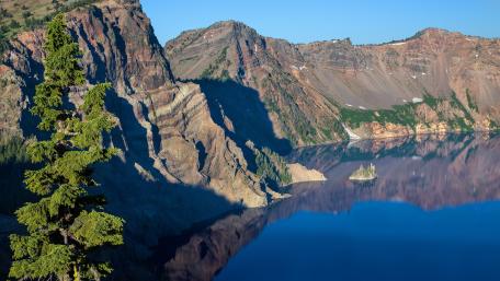 Majestic Crater Lake Landscape View wallpaper