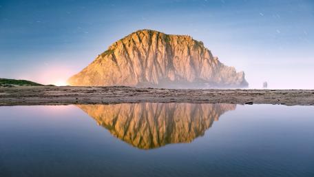 Majestic Mountain Reflection at Twilight wallpaper