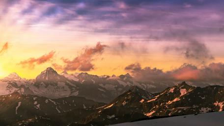 Majestic Mountain Sunset Scene wallpaper