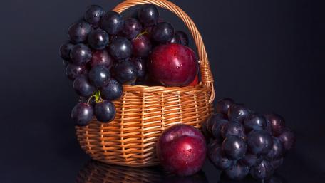 Vibrant Fruits in a Basket Showcase wallpaper