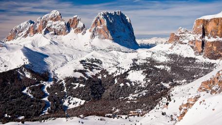 Majestic Snow-Covered Mountains View wallpaper