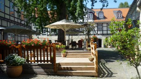 Charming Courtyard in a Historic City Setting wallpaper