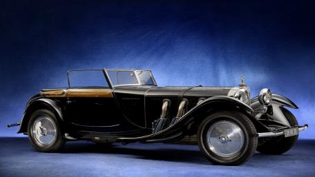 Classic Elegance in Black Beauty wallpaper