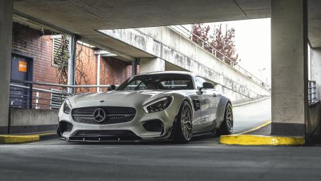 Sleek and Stylish Mercedes in Urban Setting wallpaper