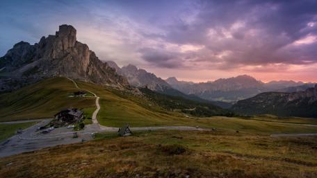 Majestic Mountain Landscape at Dusk wallpaper