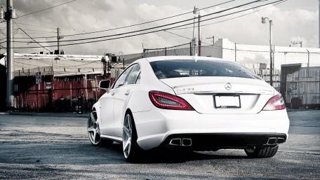 Sleek White Luxury Car Wallpaper wallpaper