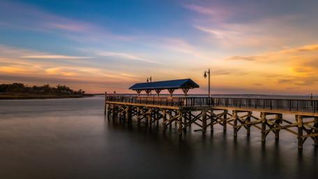 Serene Sunset at the Pier wallpaper