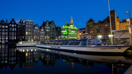 Serene Night at Amsterdam's Canals wallpaper