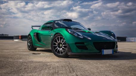 Ultimate Green Sports Car Wallpaper Experience wallpaper