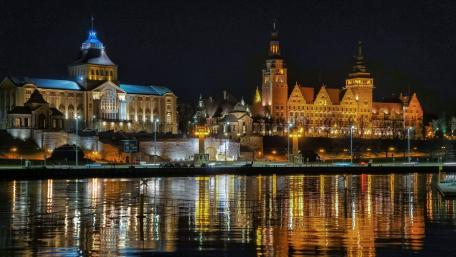 Enchanting City Lights at Night wallpaper