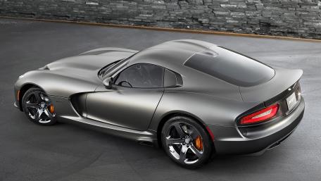 Sleek Viper in Metallic Gray Finish wallpaper