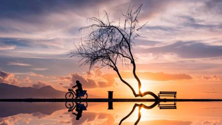 Sunset Serenity with Reflection and Solitude wallpaper