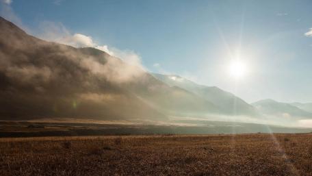 Serenity in Mountainous Landscapes wallpaper